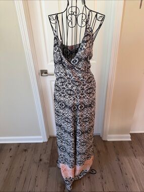 Black & White Geometric lightweight pant suit with Coral Accent